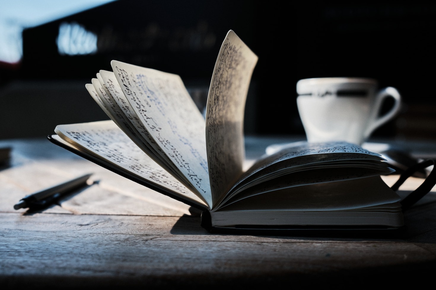 Como a espiritualidade molda a literatura brasileira atual